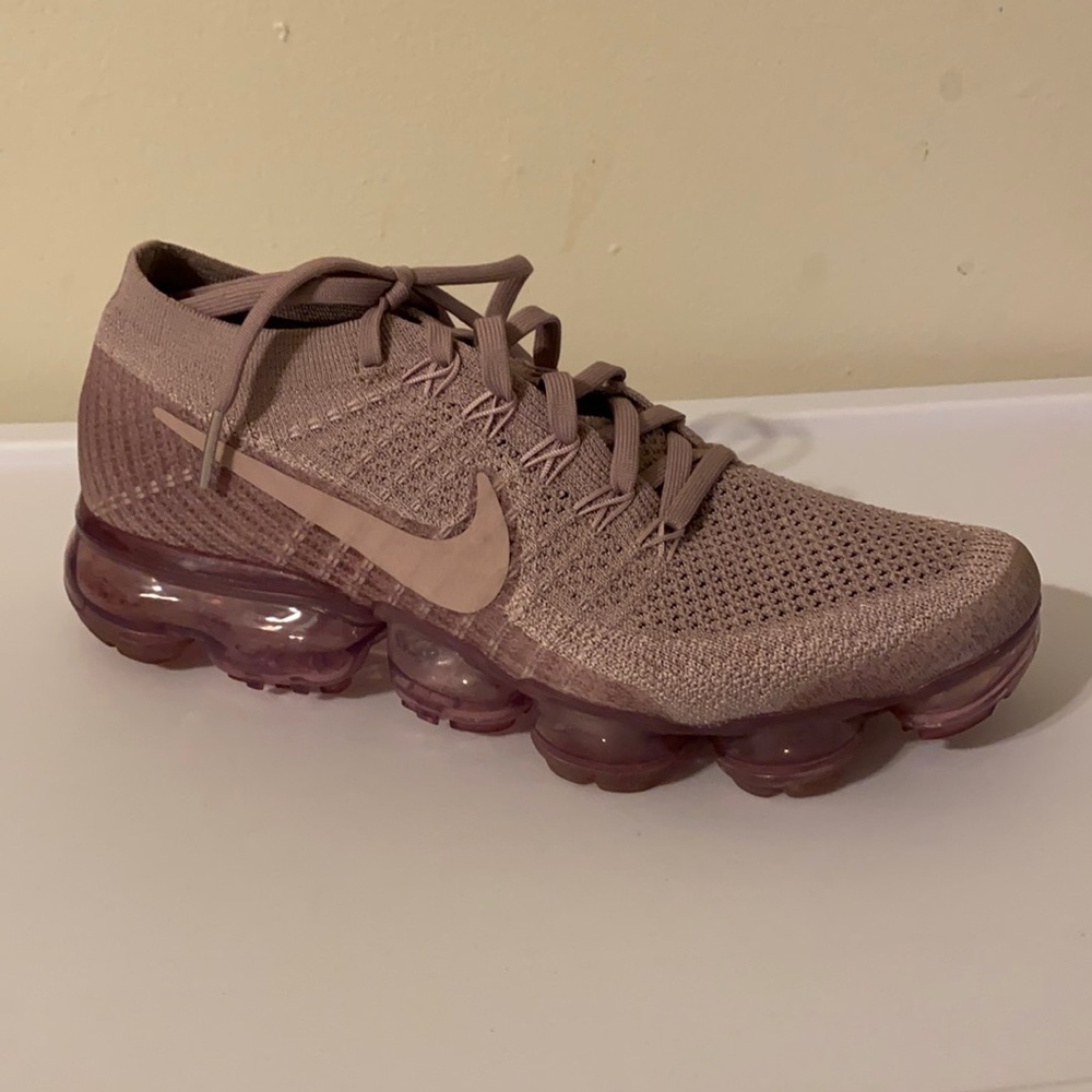 Nike vapor max.